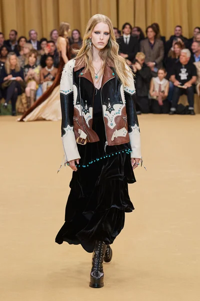 Look 33